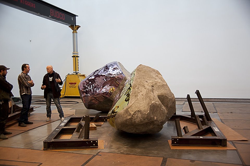 Jim Hodges oversees the deinstallation of Untitled at Gladstone Gallery. Source: WalkerArt.org. Jim Hodges oversees the deinstallation of Untitled at Gladstone Gallery. Source: WalkerArt.org.